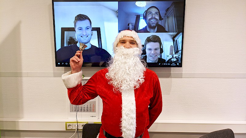 Der Weihnachtsmann überrascht unsere Mitarbeiter im Homeoffice