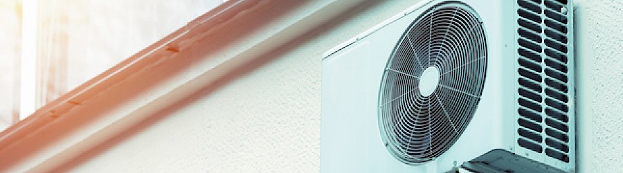 Klimaanlage an einer Hauswand