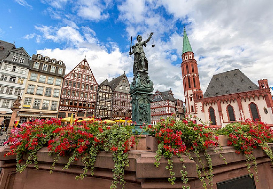 Der Frankfurter Römer ist eines der Wahrzeichen der Stadt und international bekannt.