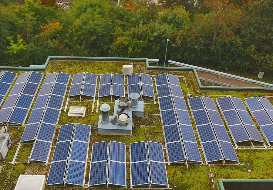 PV Anlage auf Dachbegrünung