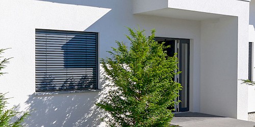 Für das Errichten eines Neubaus in der Region Düsseldorf werden verschiedene Leistungen gefördert