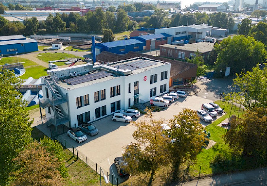 Vogelperspektive des Neubaus vom Verwaltungsgebäude der Klärwerke Osnabrück