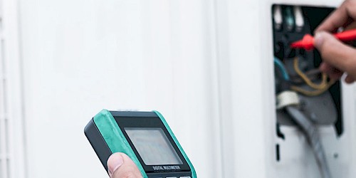 Überprüfung der Elektronik einer Wärmepumpe