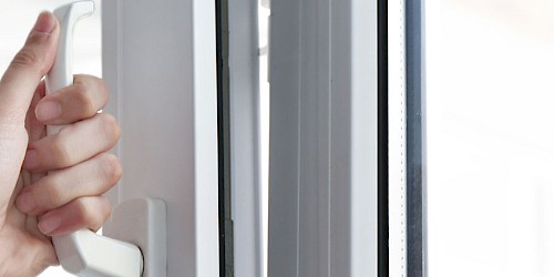 Das Risiko für Bauschäden und Schimmel mittels eines Lüftungskonzeptes nach DIN 1946-6 verringern